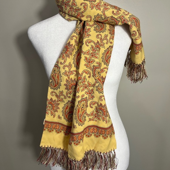 ✨Paisley Patterned Yellow Red and Orange scarf with fringe - Picture 2 of 9